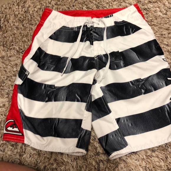 quicksilver boys swim trunks